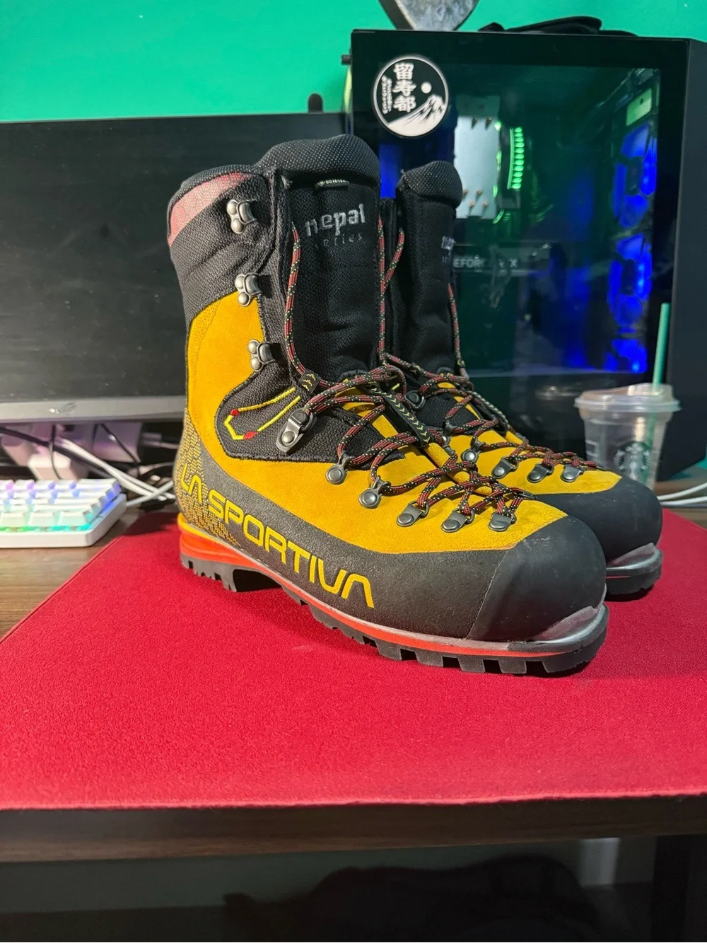 La Sportiva Men’s 11 Nepal Cube GTX Boots